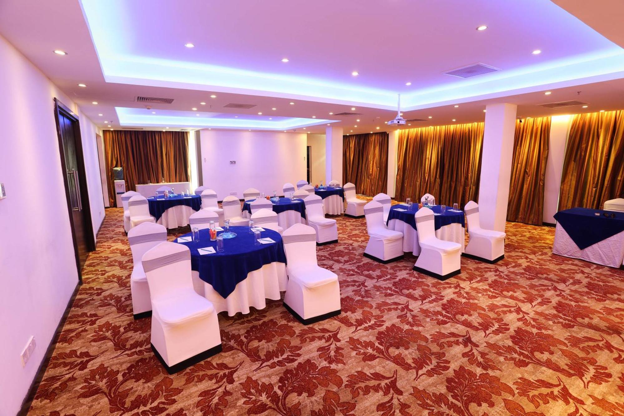 Western Elyon Hotel 4*
