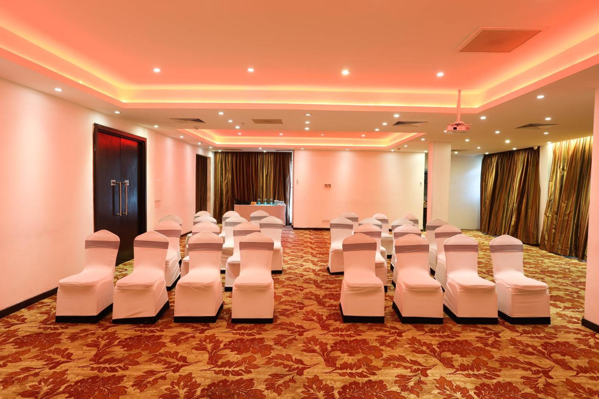 Western Elyon 4* Colombo