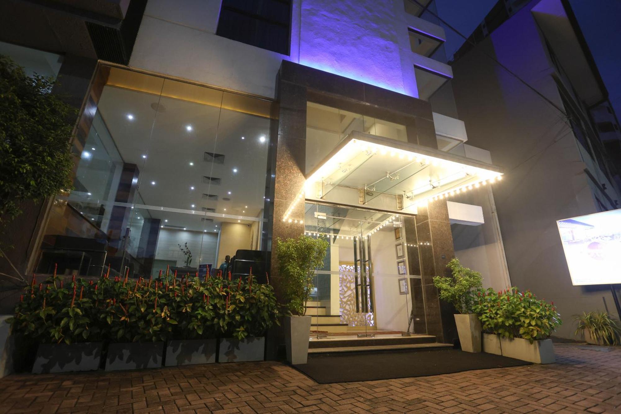 Hotel Western Elyon 4*